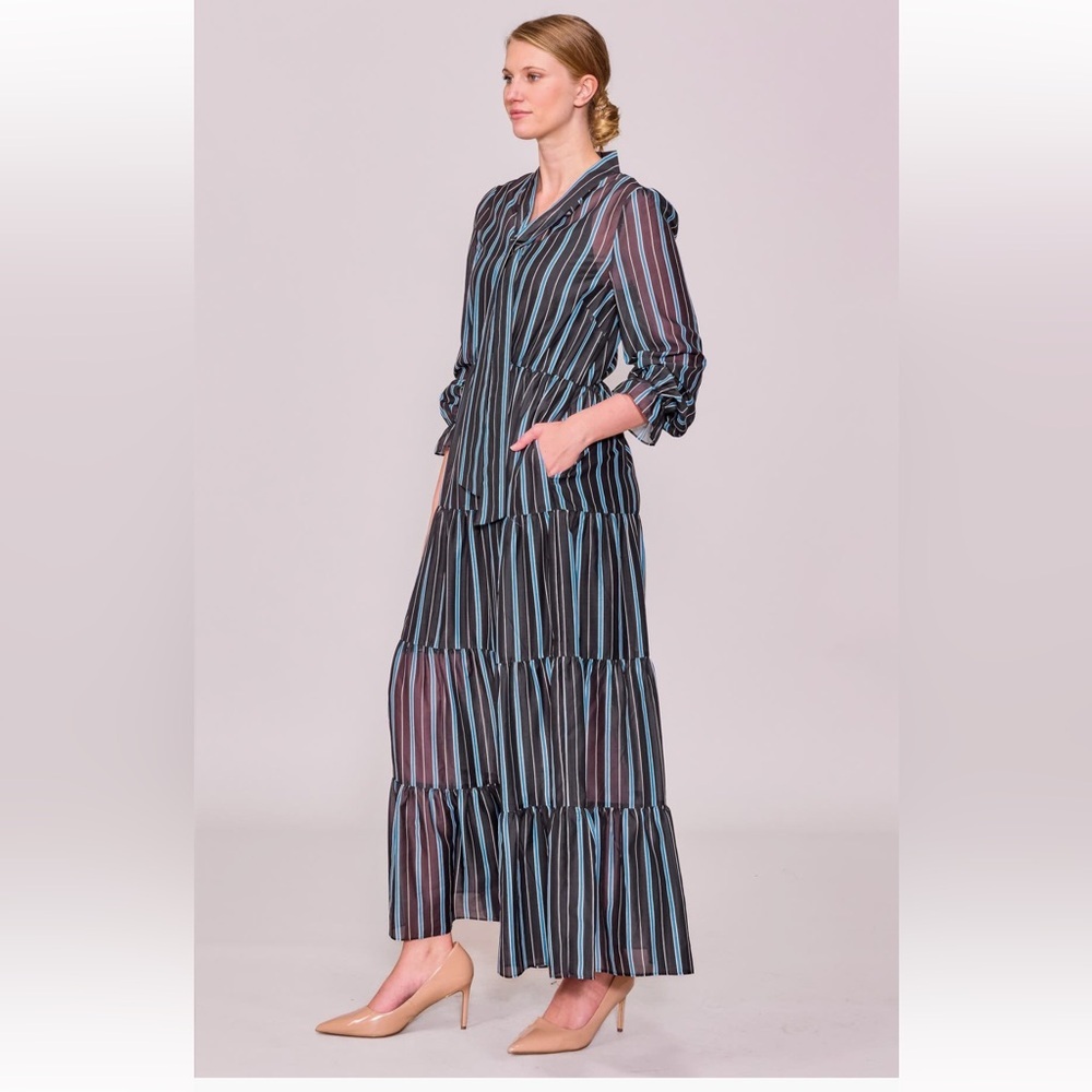 MELLODAY brown blue Stripe Bow Tiered
Maxi Dress NWT - Picture 4 of 4